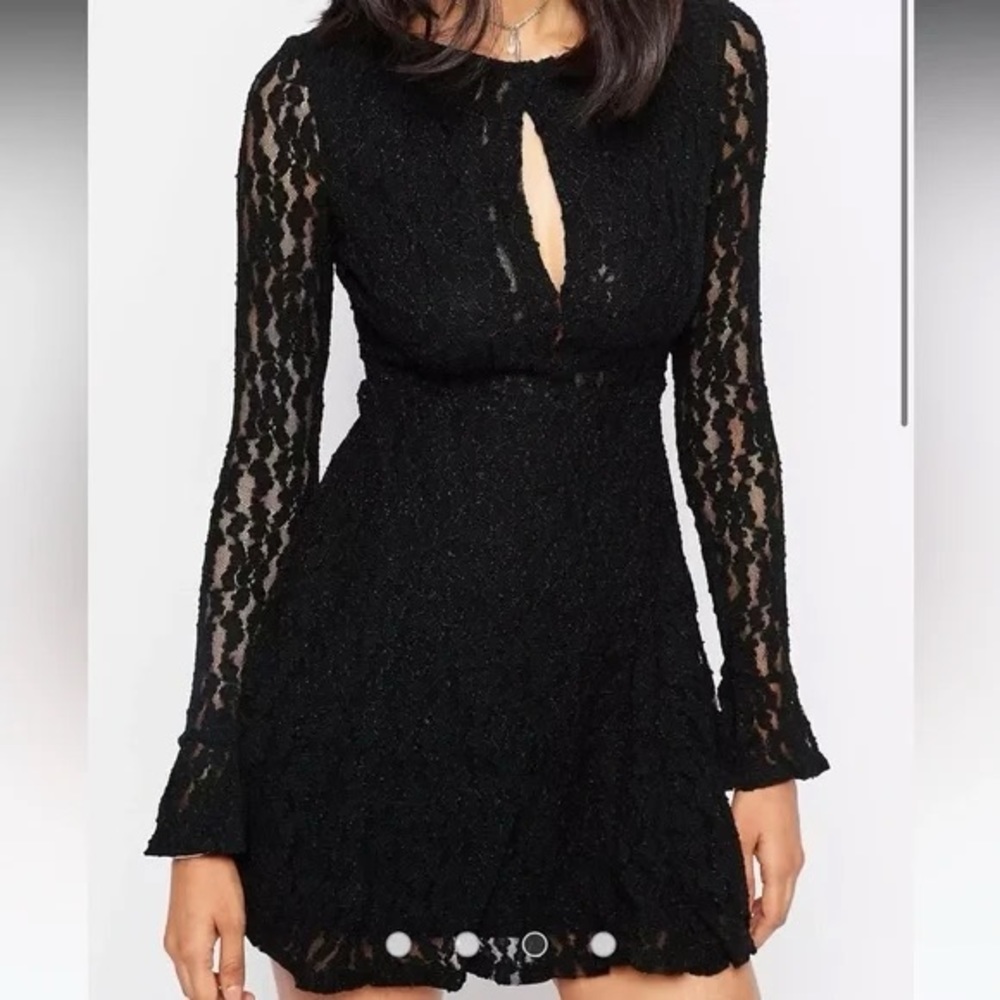 FREE PEOPLE Teen Witch Stretch Fit & Flare Lace Keyhole dress Size M